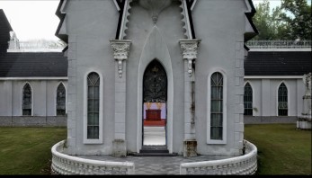 3D Gaussian splatting (LCC) output of the same Gothic church with photorealistic detail